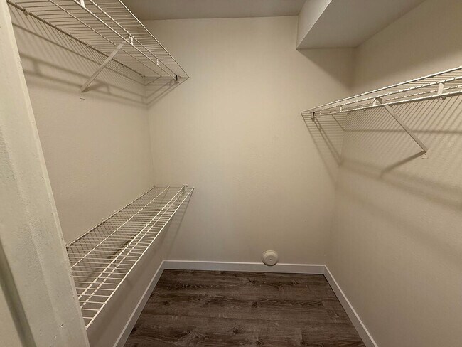 Building Photo - 1709 Hanover Blvd