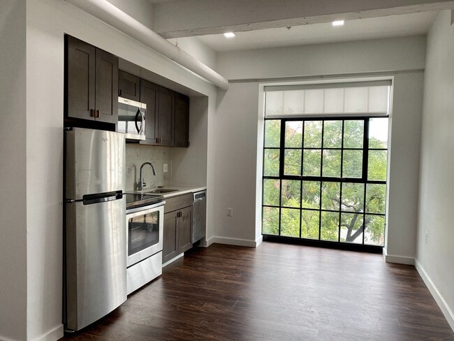 Interior Photo - 824 N Calvert St