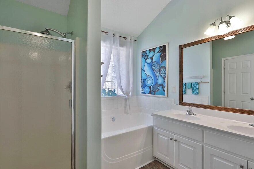 Building Photo - 195 Hunterian Pl