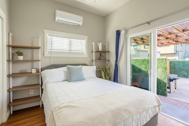 Building Photo - 4916 Long Branch Ave