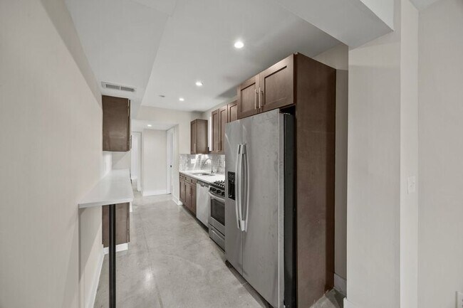 Building Photo - 1185 Gustavus Ln