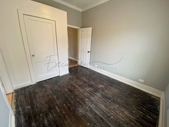 Building Photo - Fully Updated 2-Bedroom 1-Bathroom House i...