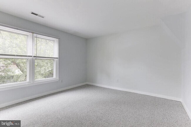 Building Photo - 1759 N Cliff St