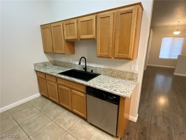 Building Photo - 8805 Jeffreys St