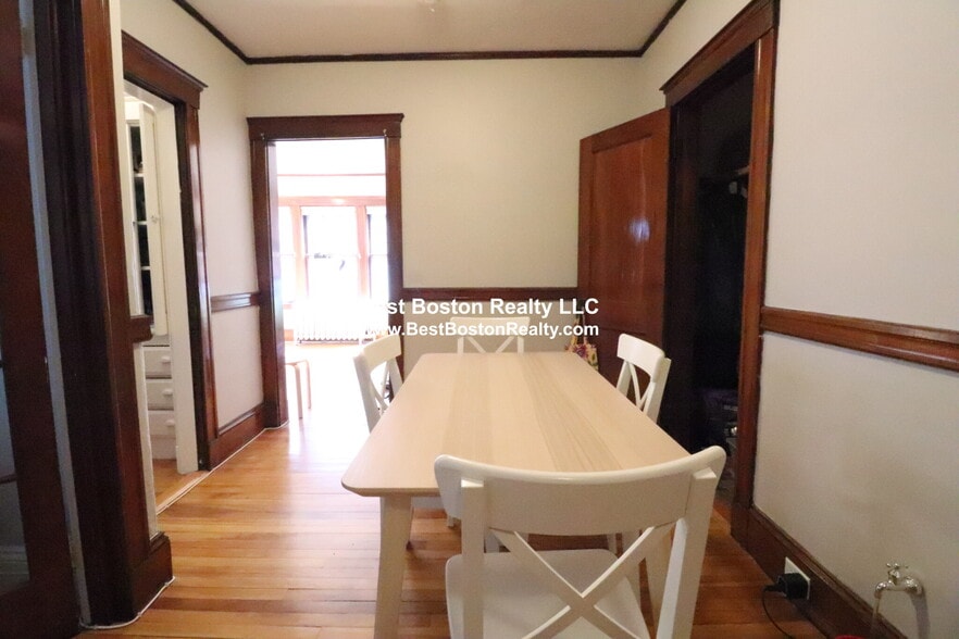 Building Photo - 11 Story St