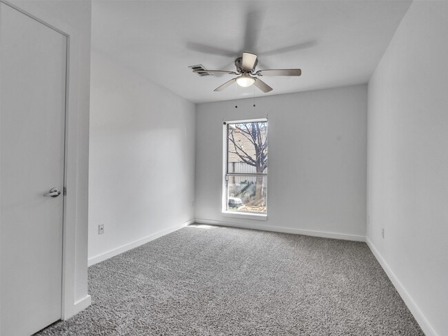 Building Photo - 6935 Yellowstone Way Dr