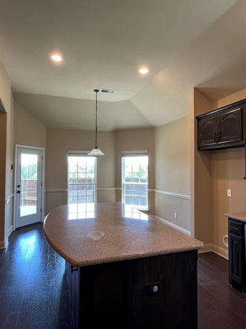 Building Photo - 14200 Blueberry Hill Dr