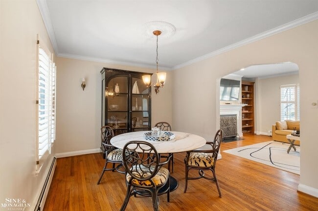 Building Photo - 476 St Clair Ave