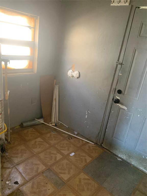 Building Photo - 2112 Bleker St