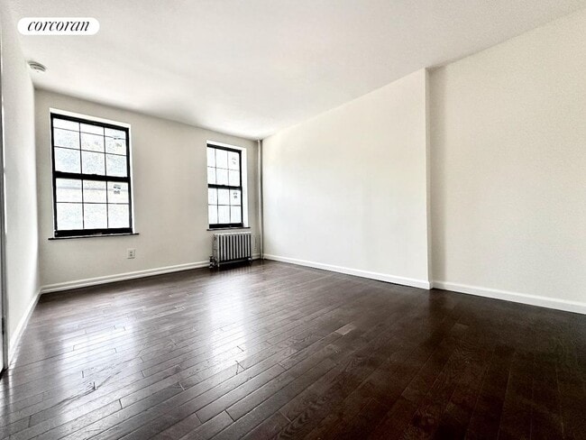 Building Photo - 155 Chrystie St