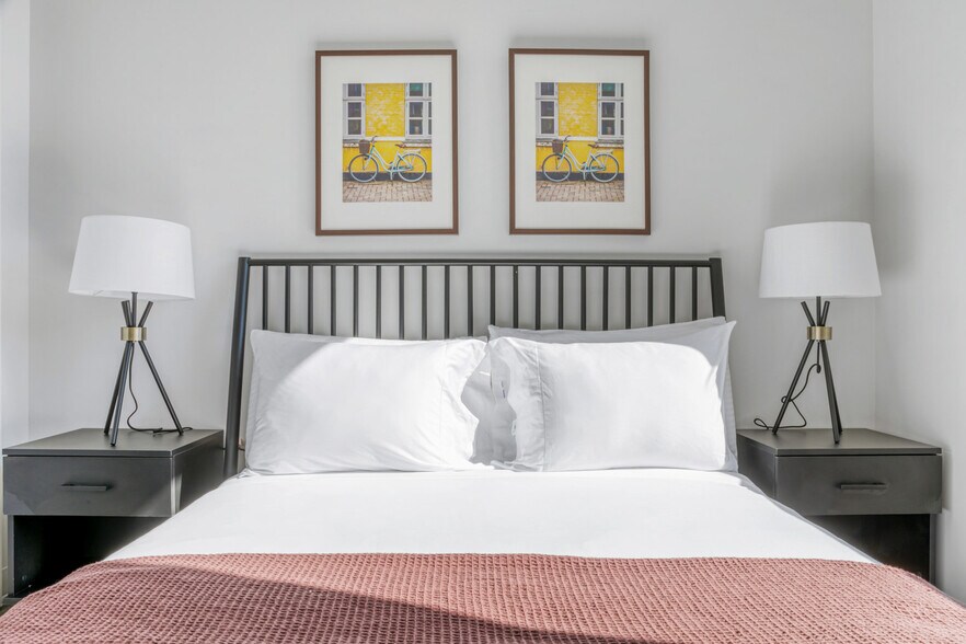 Building Photo - 5 Glassworks Ave