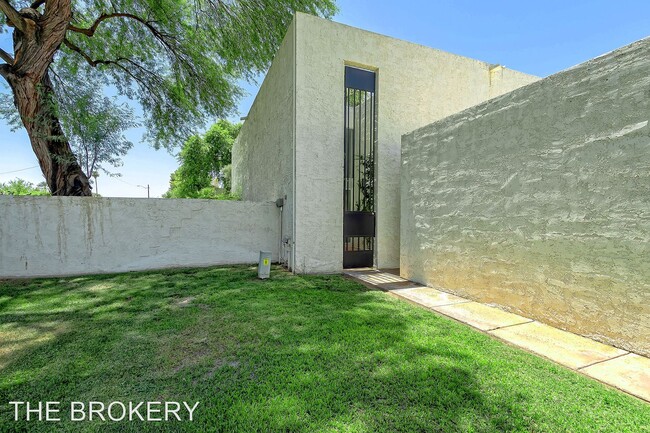 Building Photo - 2 br, 2 bath House - 4638 N. 40th Street