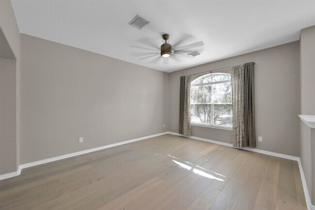 Building Photo - 9222 Sunlight Oak Ln