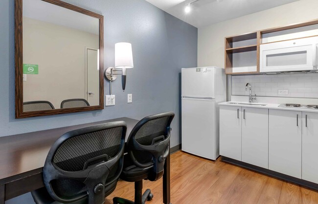 Building Photo - Furnished Studio-San Francisco - San Mateo...