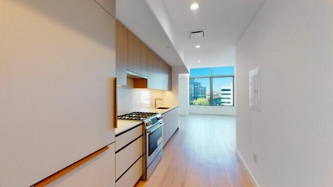 Building Photo - 0 bedroom in Queens NY 11101