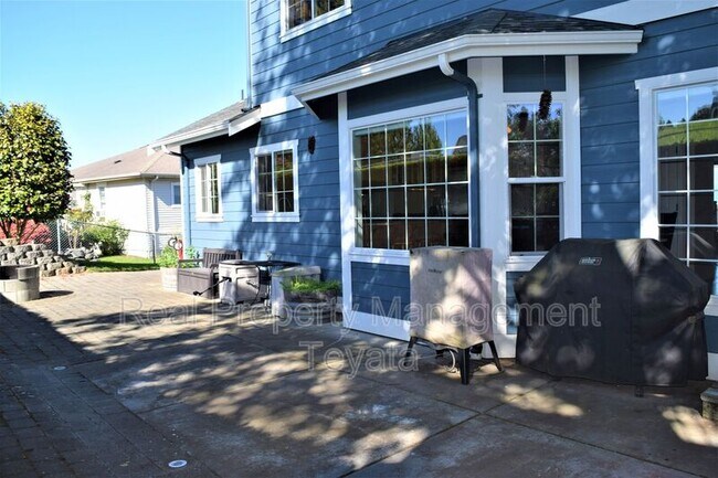 Building Photo - 6139 N Beulah Ave