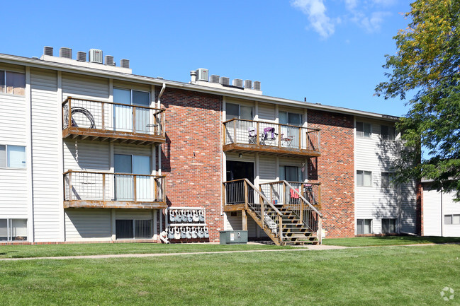 Shadow Ridge Apartments - La Vista, NE | Apartment Finder