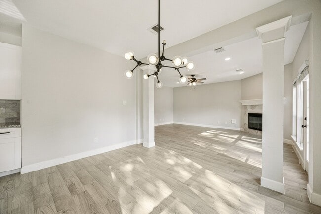 Building Photo - 16802 Willow Bend Ct