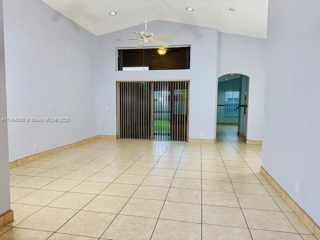 Building Photo - 495 Carrington Ln