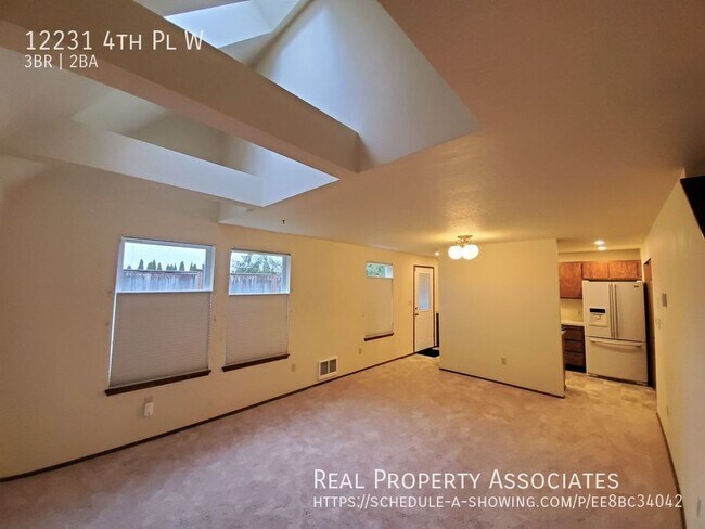 Building Photo - 12231 4th Pl W