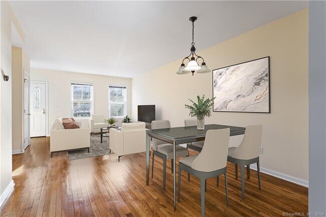 Building Photo - 13 Dolsen Pl