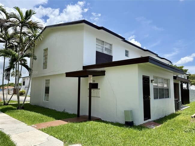 Building Photo - 20 SW 108th Ave
