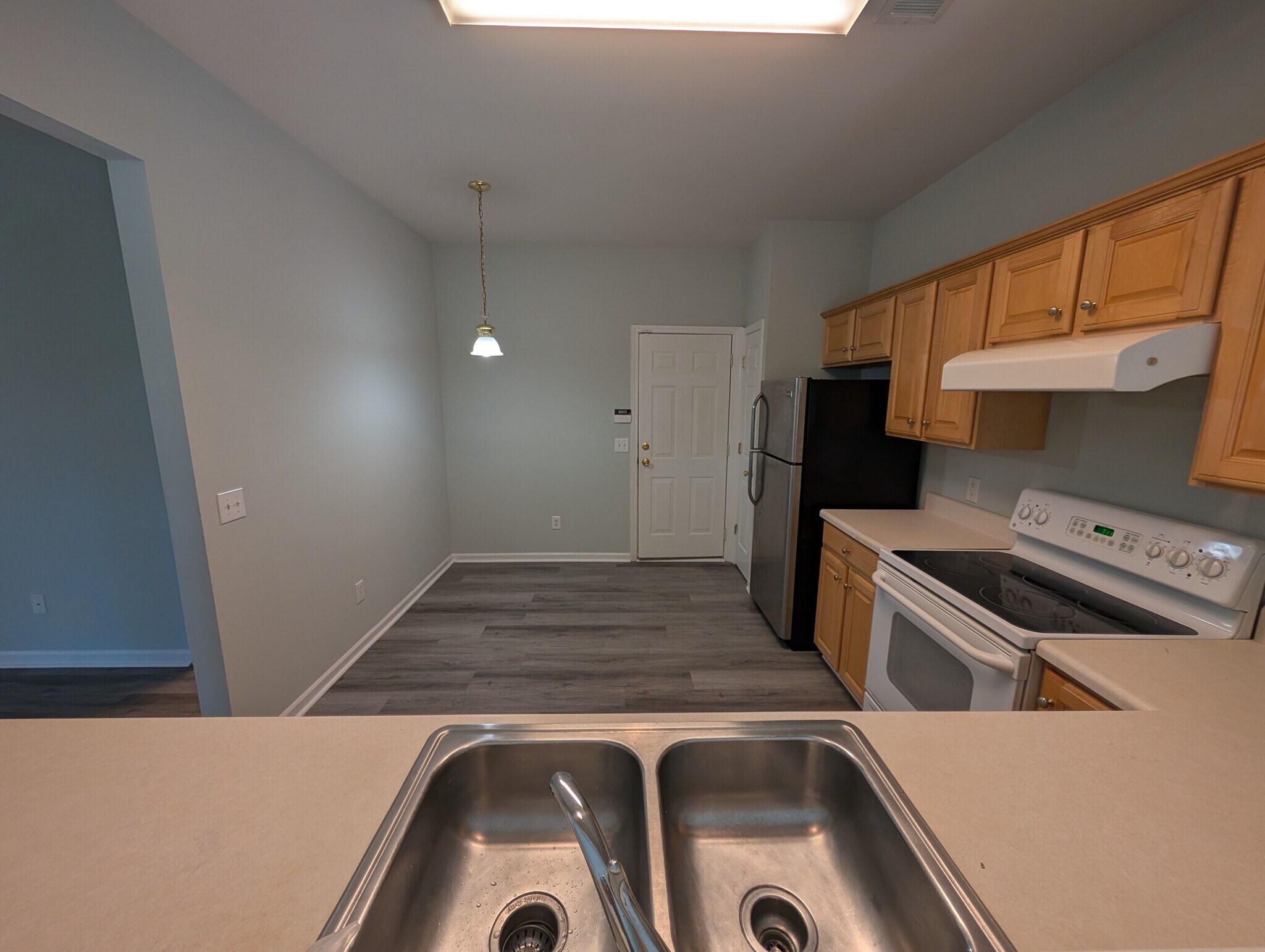 Building Photo - Room in Townhome on Dunford St