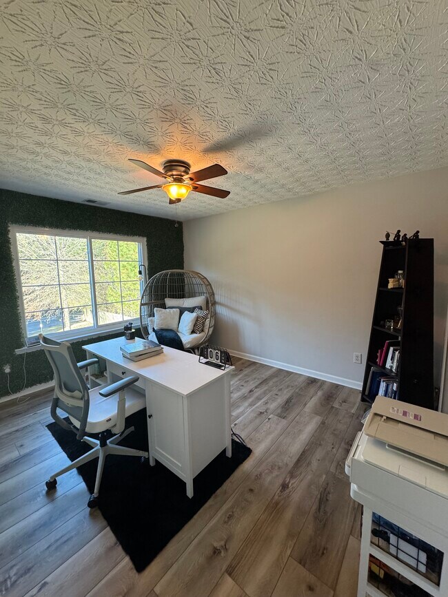 Building Photo - 980 Mays Ln SW