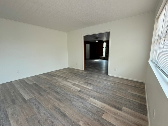 Building Photo - 3916 Boulder Ave