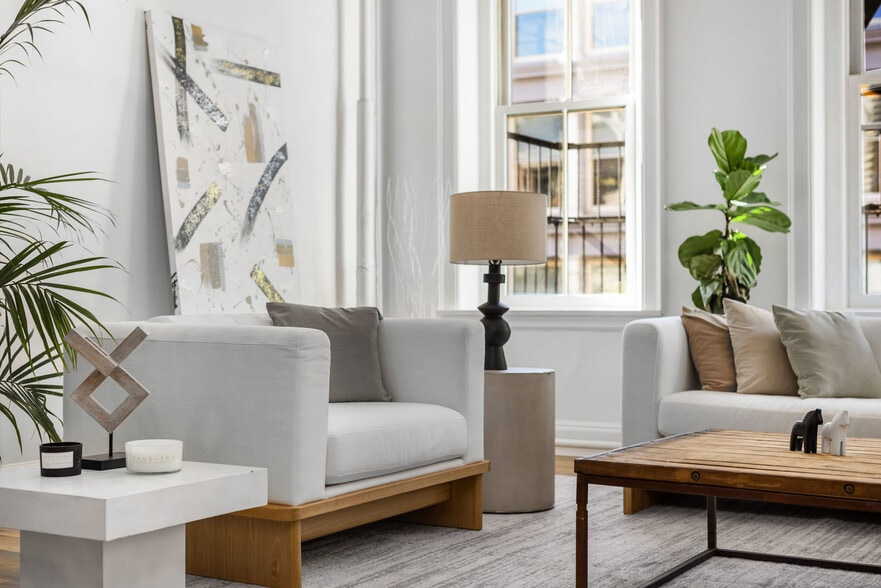 Building Photo - 508 Broadway-SI ID1035001P