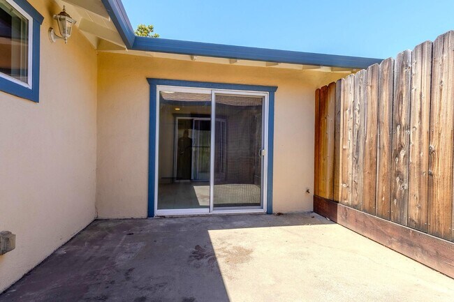 Building Photo - 6522 Maywood Ln