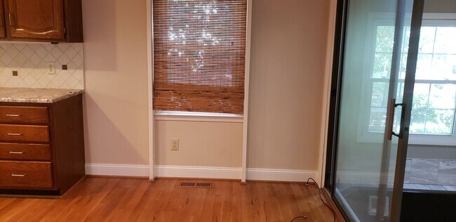 Building Photo - 800 Buffington Ct
