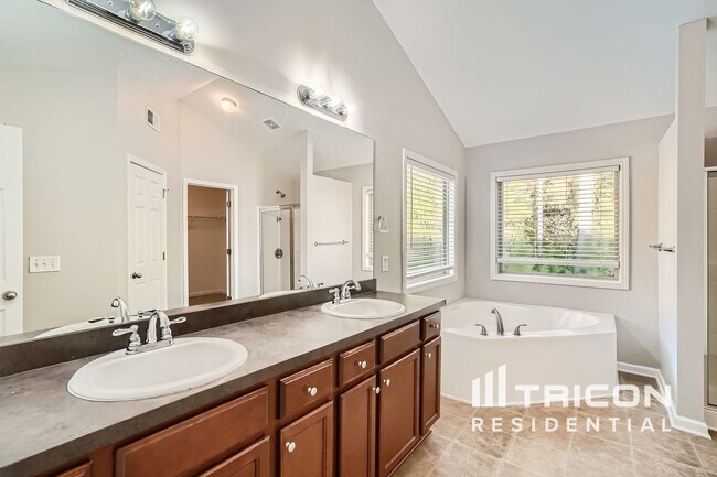 Building Photo - 3952 Margaux Dr