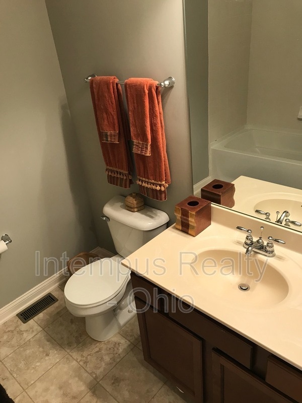 Building Photo - 5081 Dinard Way