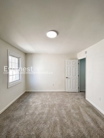 Building Photo - 503 N 30th St