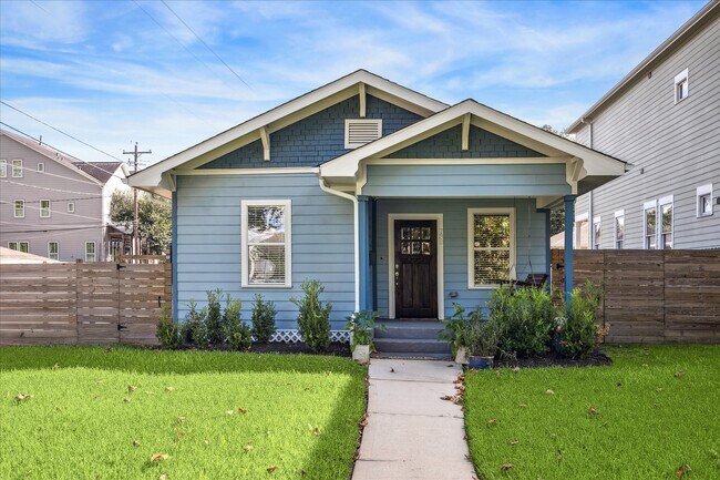 Primary Photo - 738 E 28th St