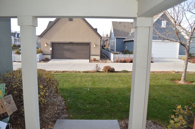 Building Photo - Luxurious 4-Bedroom Home with Mother-in-Law Suite