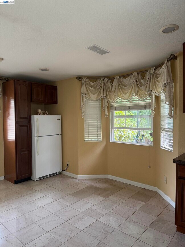 Building Photo - 3885 Aragon Ln