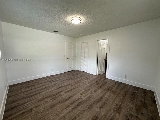 Building Photo - 116 NW 2nd Ave