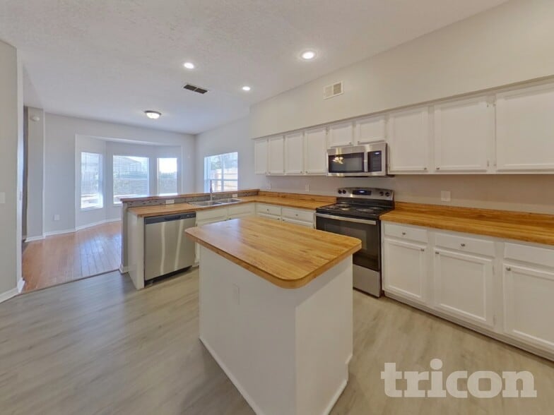 Building Photo - 1240 Wyndham Pine Dr