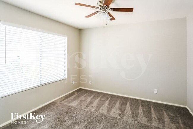 Building Photo - 5240 W Desert Cove Ave