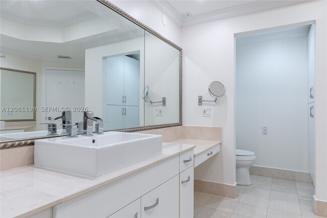 Building Photo - 21150 Point LPH 2902