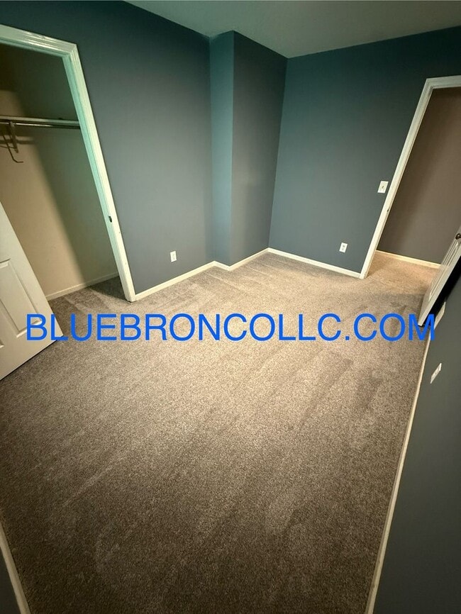 Building Photo - Great unit for a great price, See it today!