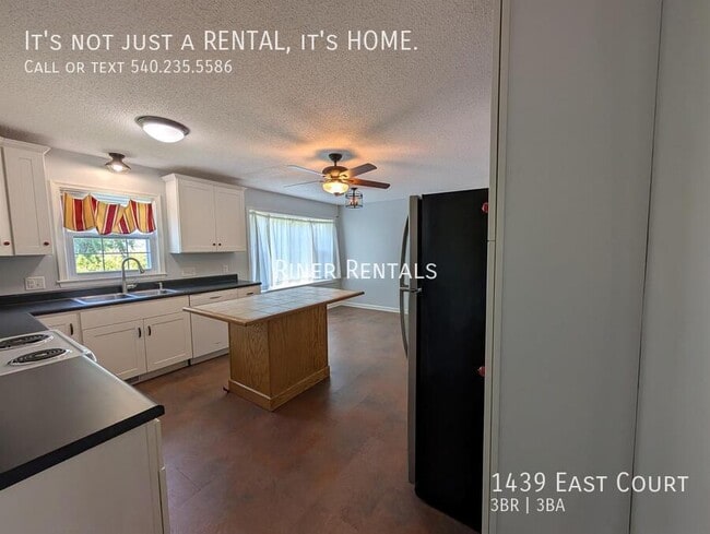 Building Photo - 1439 East Ct