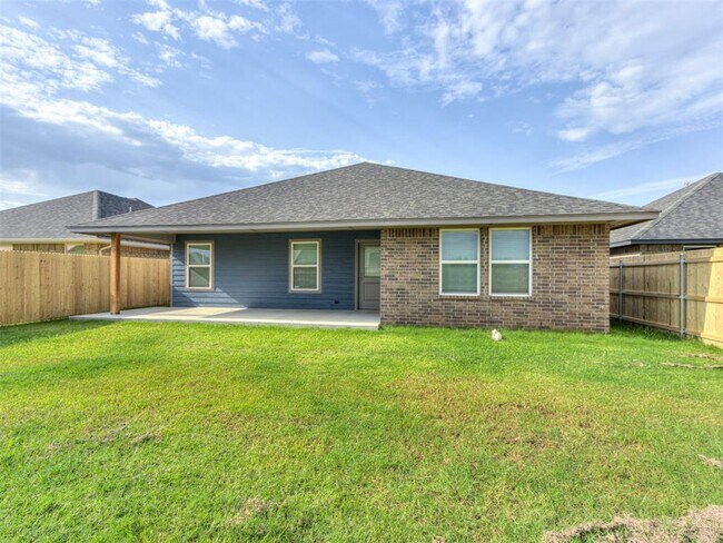 Building Photo - 10653 SW 18th St