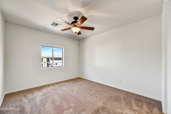 Building Photo - 3805 E Earll Dr