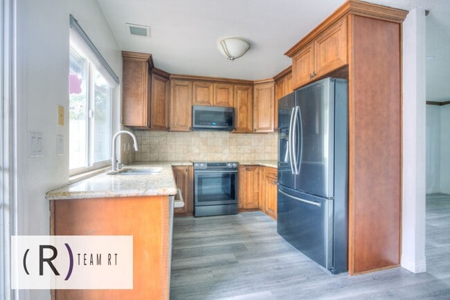 Building Photo - Great School District! Beautifully Upgraded Residence in the beautiful city of Diamond Bar