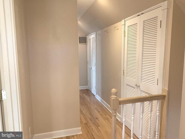 Building Photo - 781 Powhatan Beach Rd