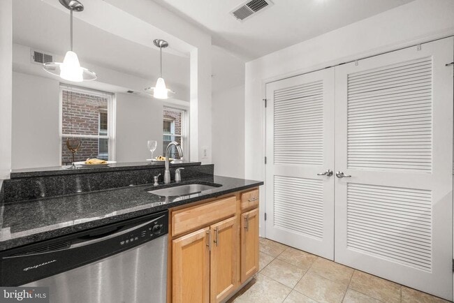 Building Photo - 1106 Columbia Rd NW