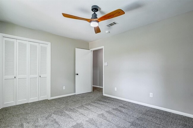 Building Photo - 5219 Lookout Mountain Dr